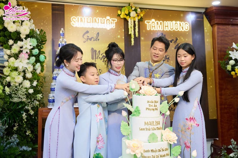 sinh-nhat-tong-giam-doc-mailisa